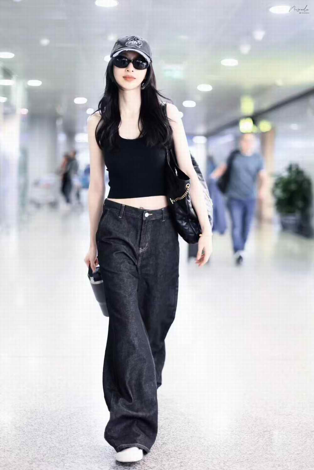 a5bb032f4aba1933f4c7eb27c605cf0.jpg